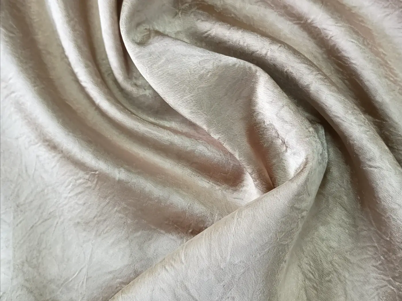 Clean cropped imitation acetate satin crushed crepe fabric