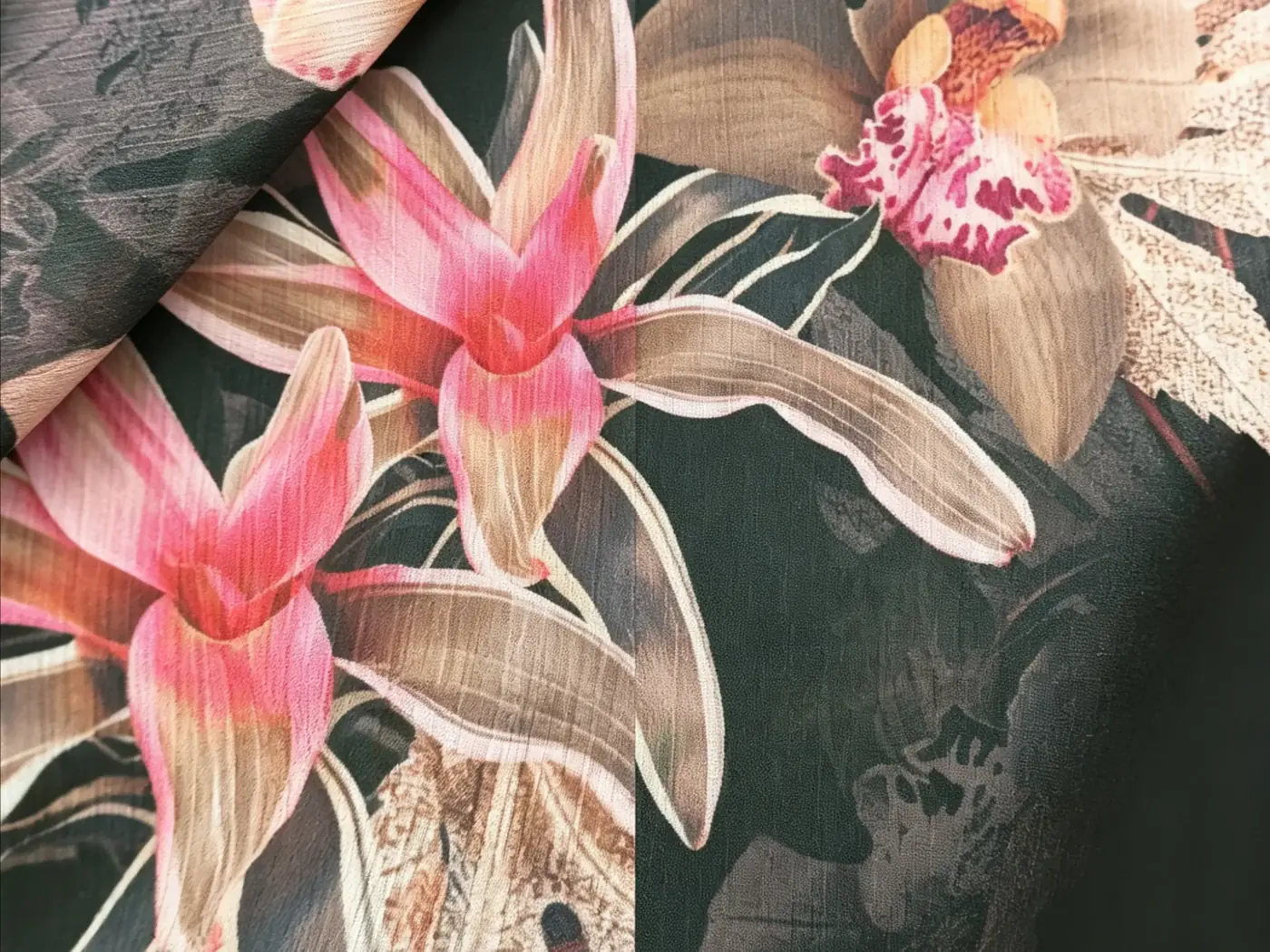 Clean cropped recycled crepe floral digital print